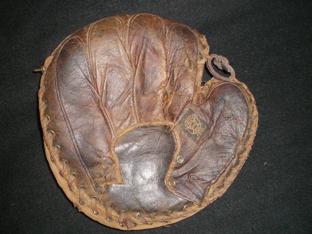 A.J. Reach Catchers Mitt 9 Back